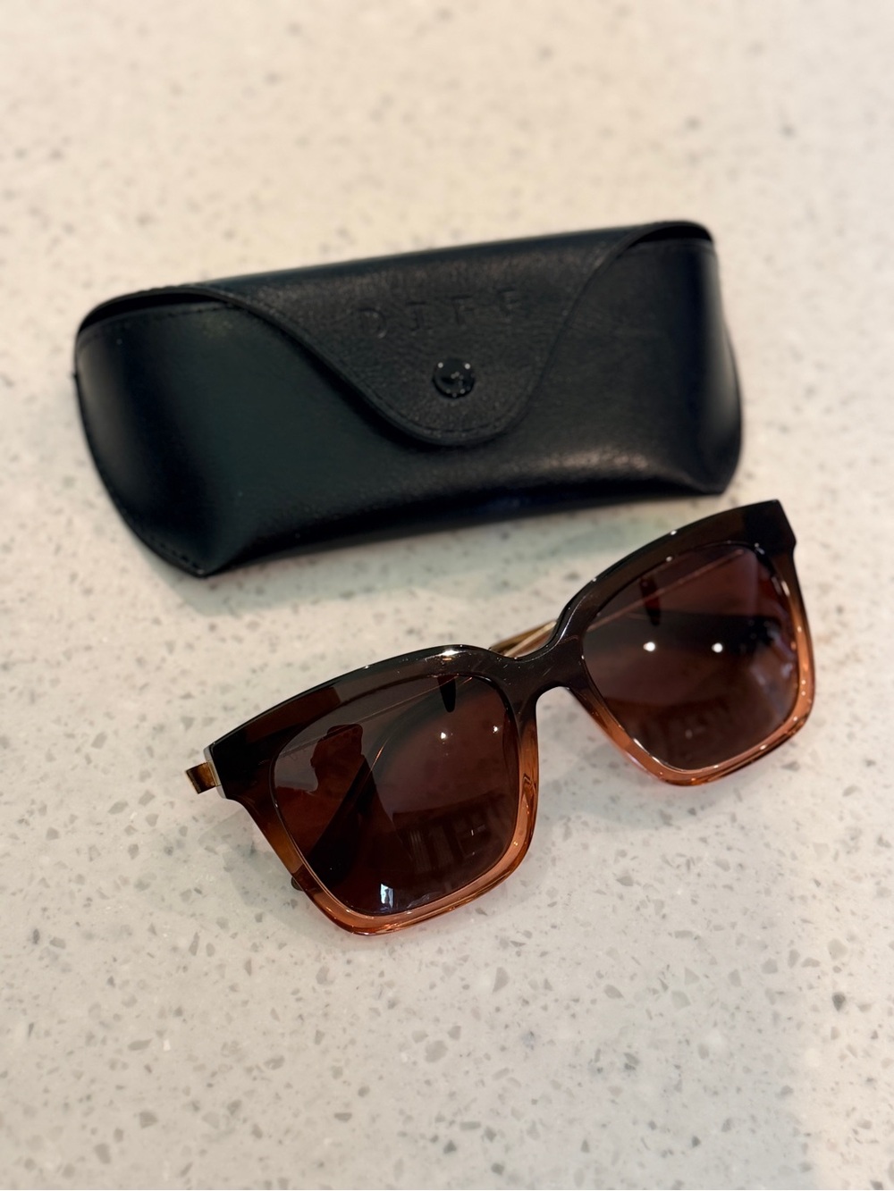 Diff Eyewear Two-Tone Brown Gradient Square Sunglasses